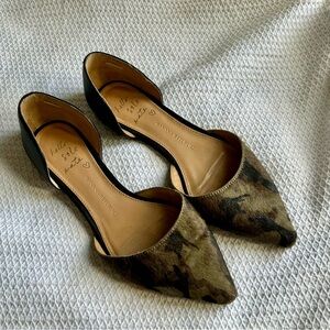 Furry Banana Republic Women's Camouflage Flats